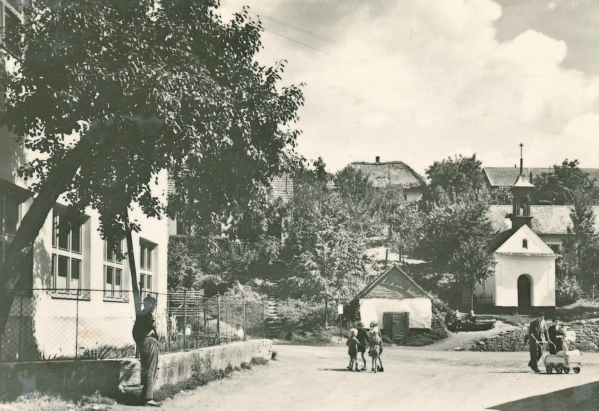 Olšanská náves v polovině 20. století